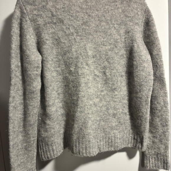 EDC sweater with flower detail - Picture 4 of 7